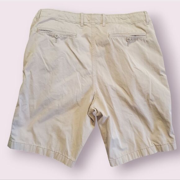 Uniqlo Khaki Chino Shorts Mens XL (Waist 36) Excellent Condition - Picture 2 of 4